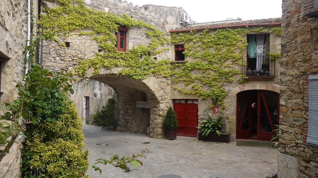 Hotel Restaurant El Pati Peratallada Dış mekan fotoğraf