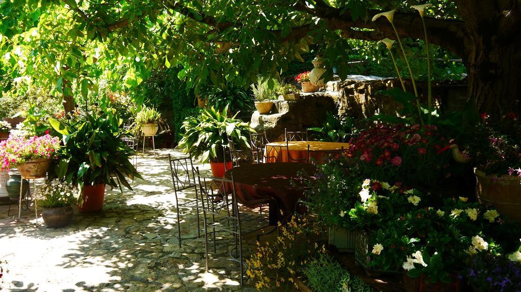 Hotel Restaurant El Pati Peratallada Dış mekan fotoğraf